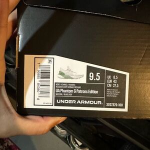 Brand New Men's UA golf shoes